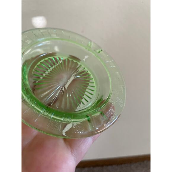 3Hazel Atlas Checkerboard Uranium Glass Ashtray small salesman - Picture 4 of 16